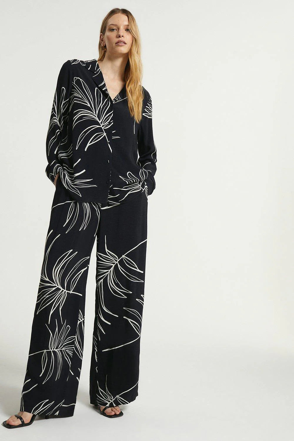 Korean Leaves Noir | Relaxed Co-ord Set